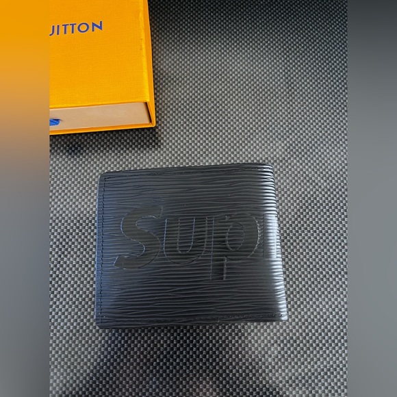 Louis Vuitton x Supreme wallet - Picture 3 of 7